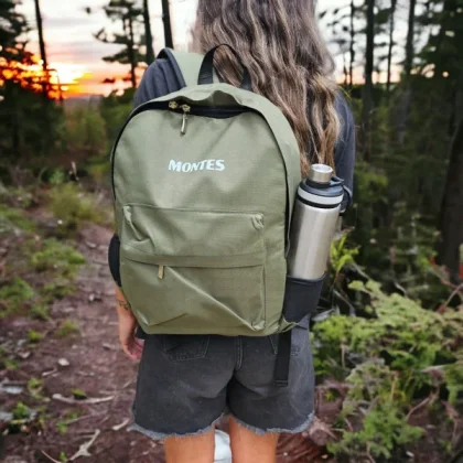 Mochila urbana con logo estampado