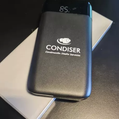 Cargador power bank con logo grabado