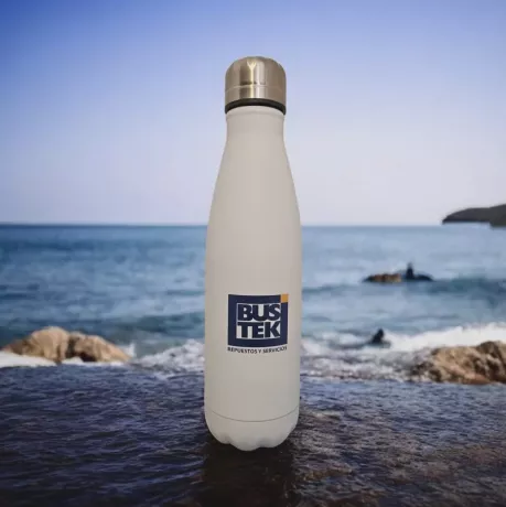 Botella con logo a color