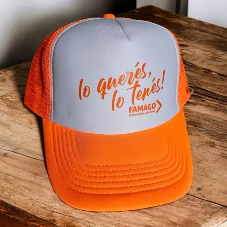 Gorra con logo DTF