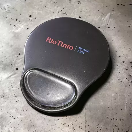 Pad mouse con apoya muñecas con logo