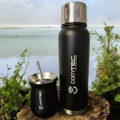Set de mate con logo grabado