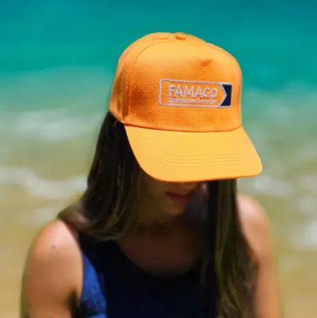 Gorra bordada