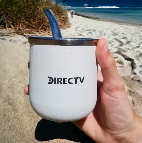 Mate de acero con logo