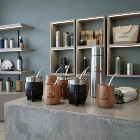 Mates regionales con logo. Cliente: Sumicli
