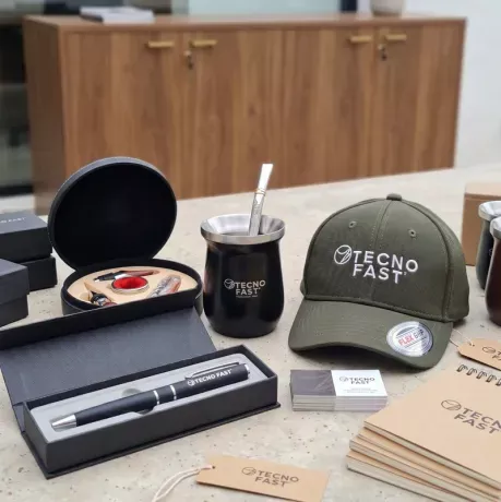 kit de productos personalizados. Cliente: Tecnofast