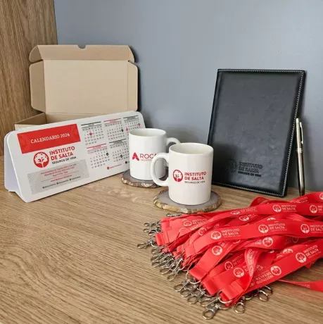 kit de productos personalizados. Cliente: Instituto De Salta