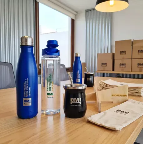 Kit de productos personalizados. Cliente: BMI