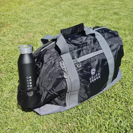 Bolso urbano y botella personalizados