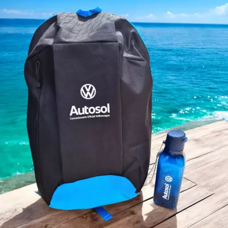 Mochila y botella personalizadas